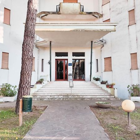 Апартаменты Ariston Fronte Mare Лидо-ди-Езоло Экстерьер фото